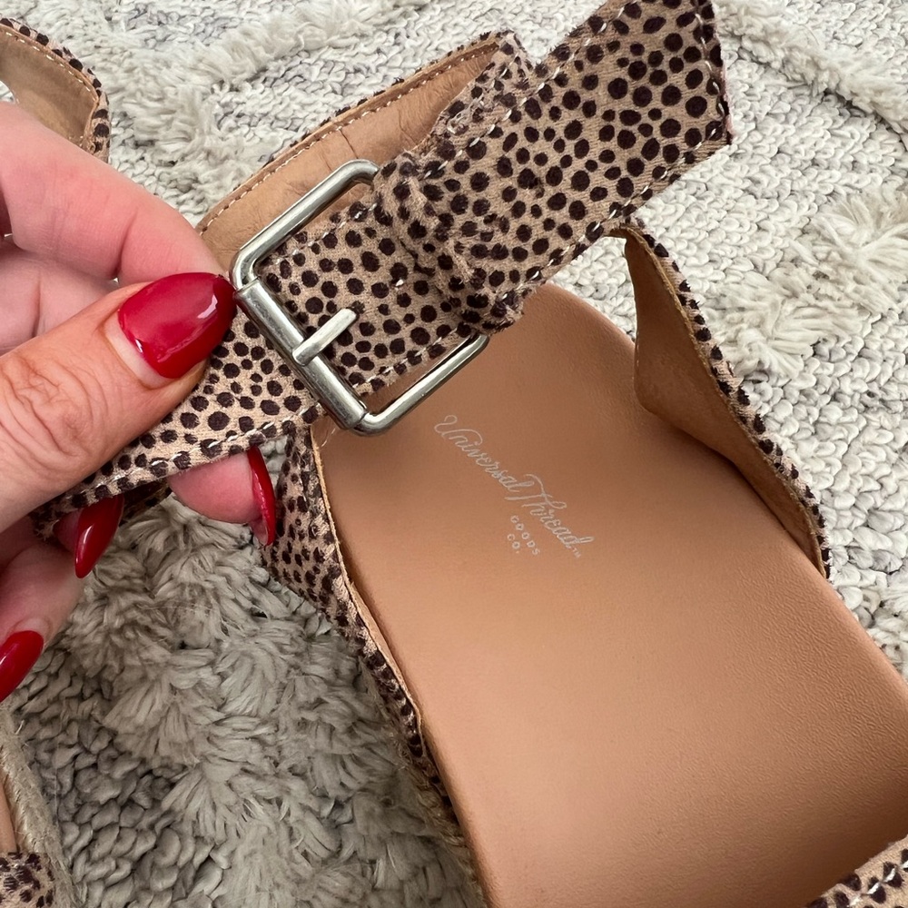 Universal Thread Tan Leopard Sandals - Picture 3 of 5